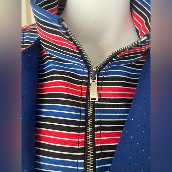 Unique Worth New York red and blue striped raincoat and bucket hat - Picture 6 of 8